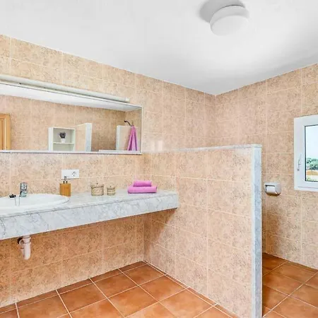 Ses Truqueries Sleeps 10 Pool Wifi Villa *